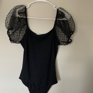 ALTARD STATE BODY SUIT!!! Adorable puff sleeves. Worn twice!! Great condition